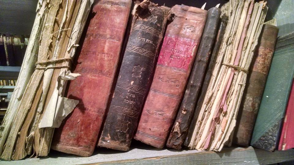 2)Hebrew and Yiddish books at Martynas Mazvydas National Library of Lithuania awaiting cataloging, conservation, and digitization for the Edward Blank YIVO Vilna Collections project (Courtesy YIVO Institute for Jewish Research)