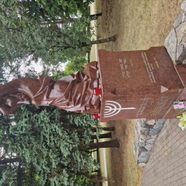 A monument “Sad Mother of Jews” restored in Panevėžys