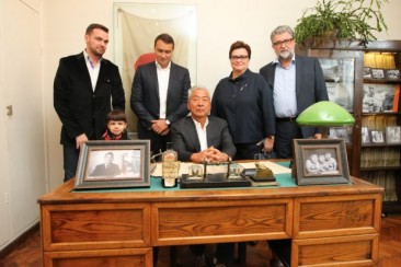 N. Sugihara lankosi tėvo diplomato Ch. Sugiharos namuose Kaune