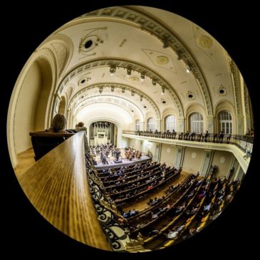 Kviečiame pasiklausyti Nacionalinės Filharmonijos koncerto „Dviejų epochų pokalbis“